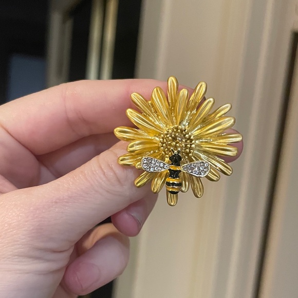 Jewelry - Sunflower and Bee Brooch